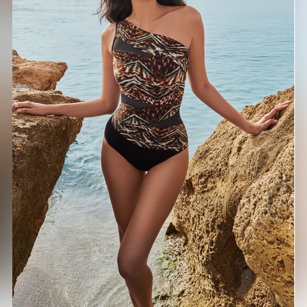 Miracle suit NEW size 12 Jenna Tigress One shoulder Swim